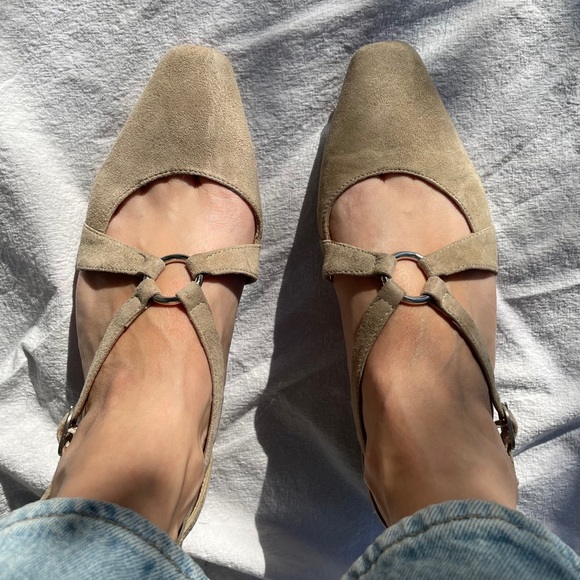 NOT FOR SALE- About Arianne Coral in Grey - Picture 2 of 6